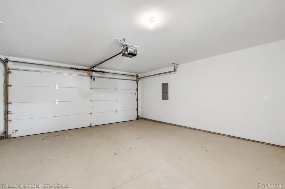 317 E. Irving Madison Heights City, MI 48084