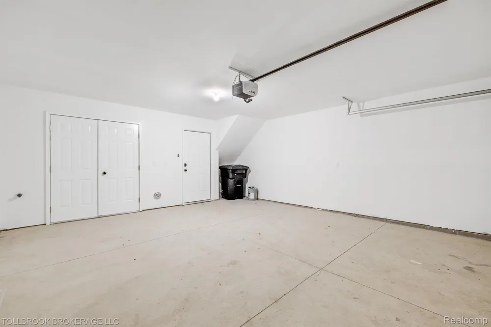 317 E. Irving Madison Heights City, MI 48084