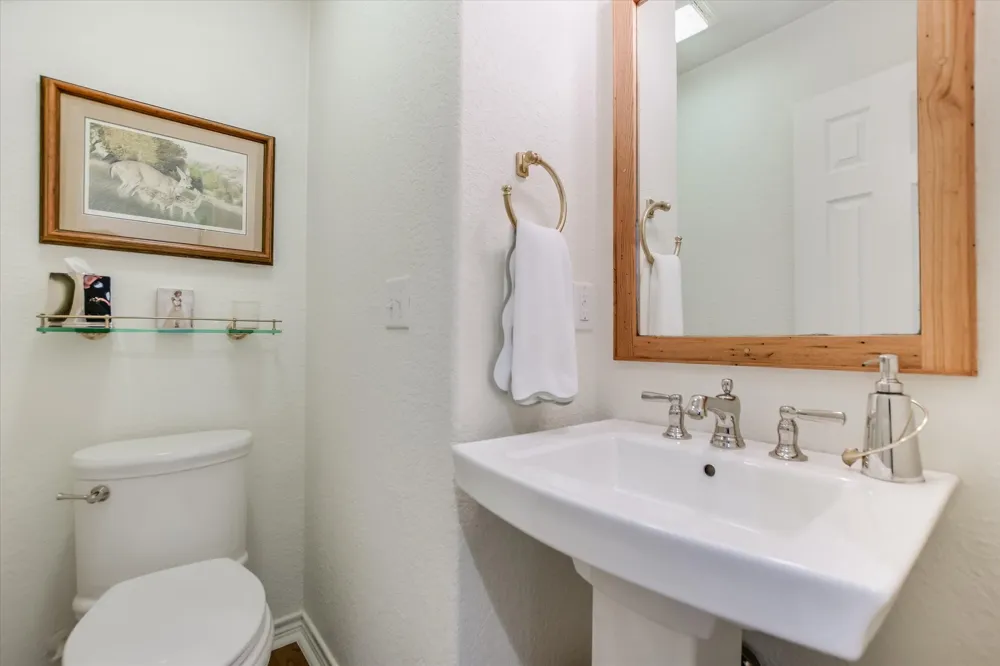 316 Mountain View Sunrise Beach, TX 78643
