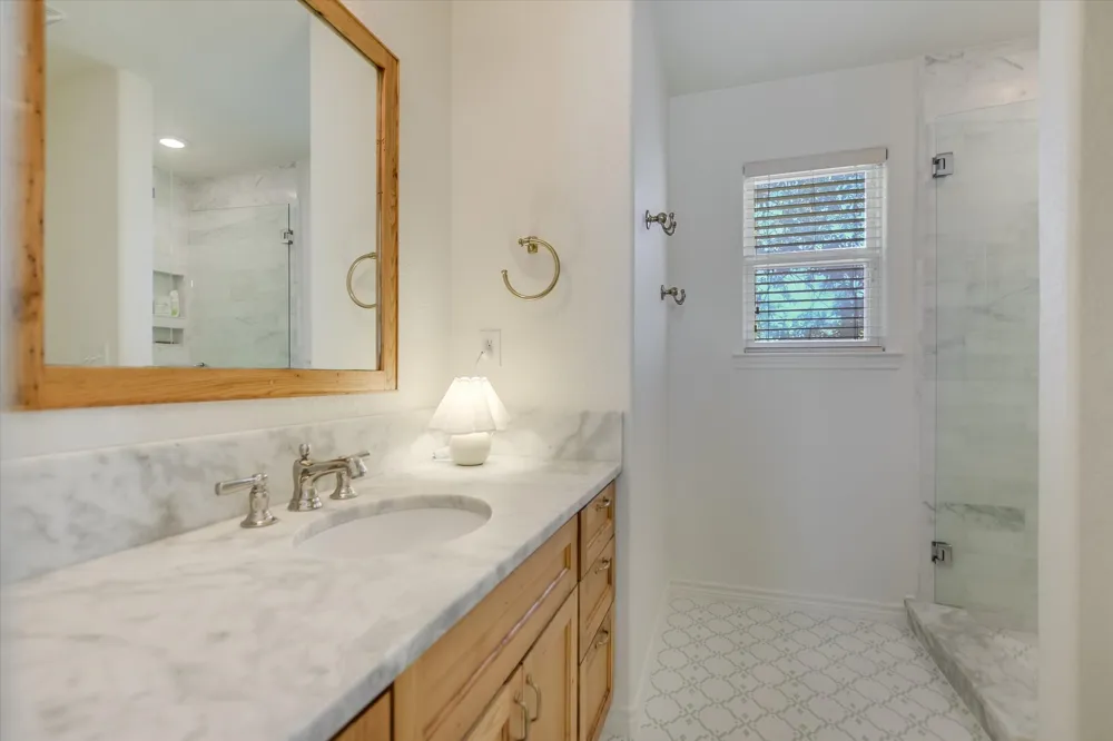 316 Mountain View Sunrise Beach, TX 78643