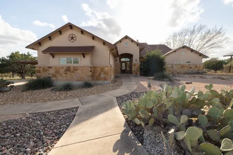 204 Skyline Road
