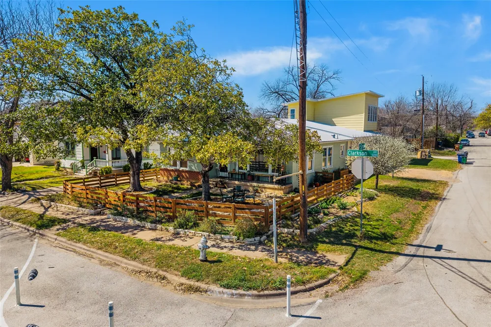 5114 Caswell Avenue Austin, TX 78751