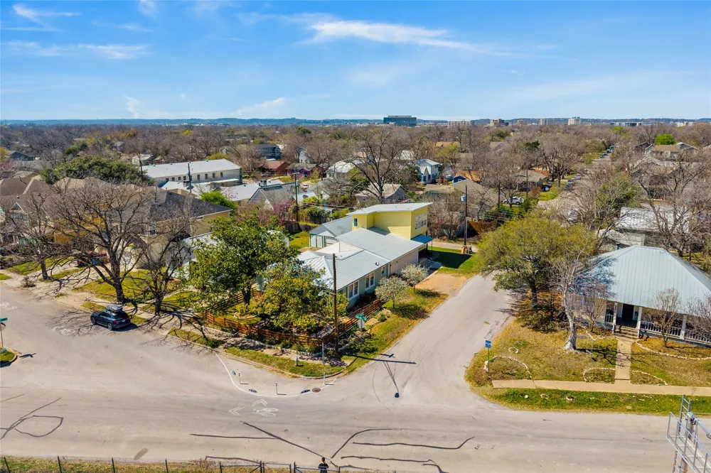 5114 Caswell Avenue Austin, TX 78751
