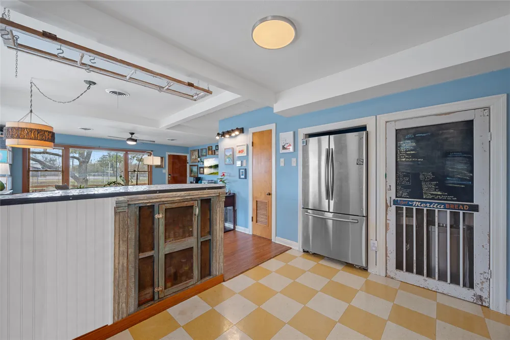 5114 Caswell Avenue Austin, TX 78751