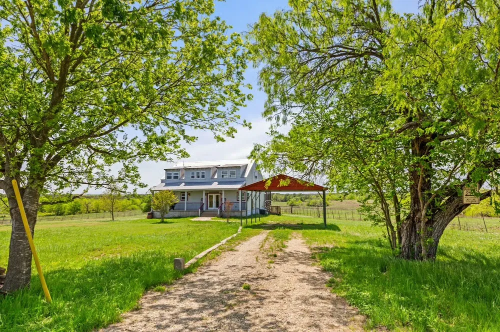 13484 Avis Road Dale, TX 78616
