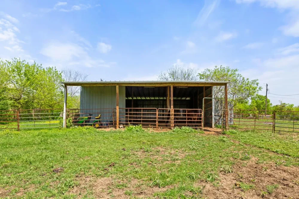 13484 Avis Road Dale, TX 78616