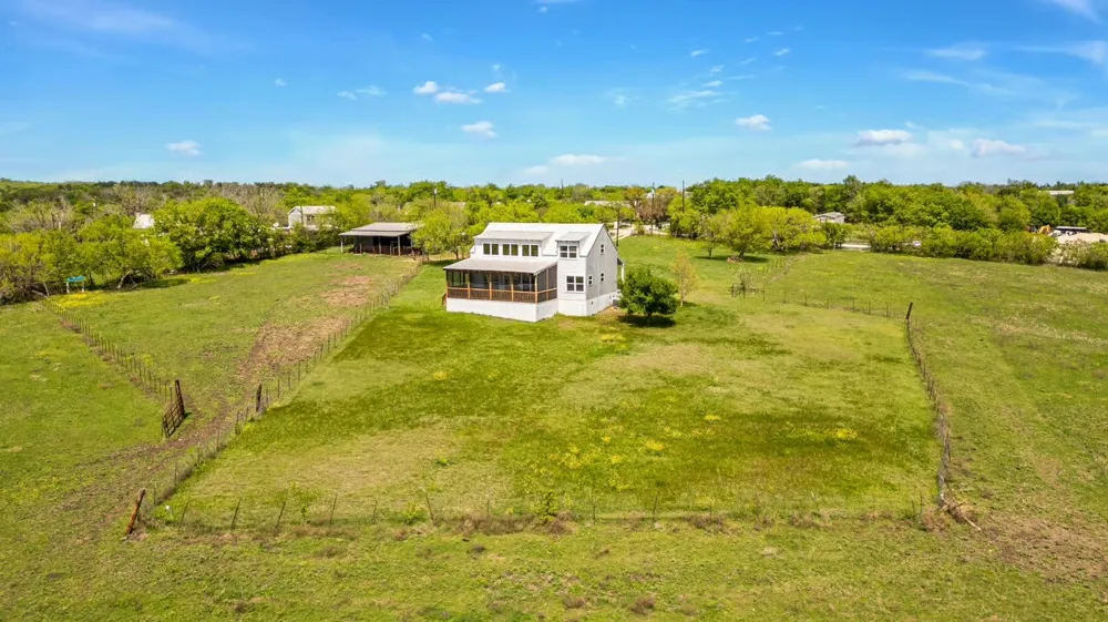 13484 Avis Road Dale, TX 78616