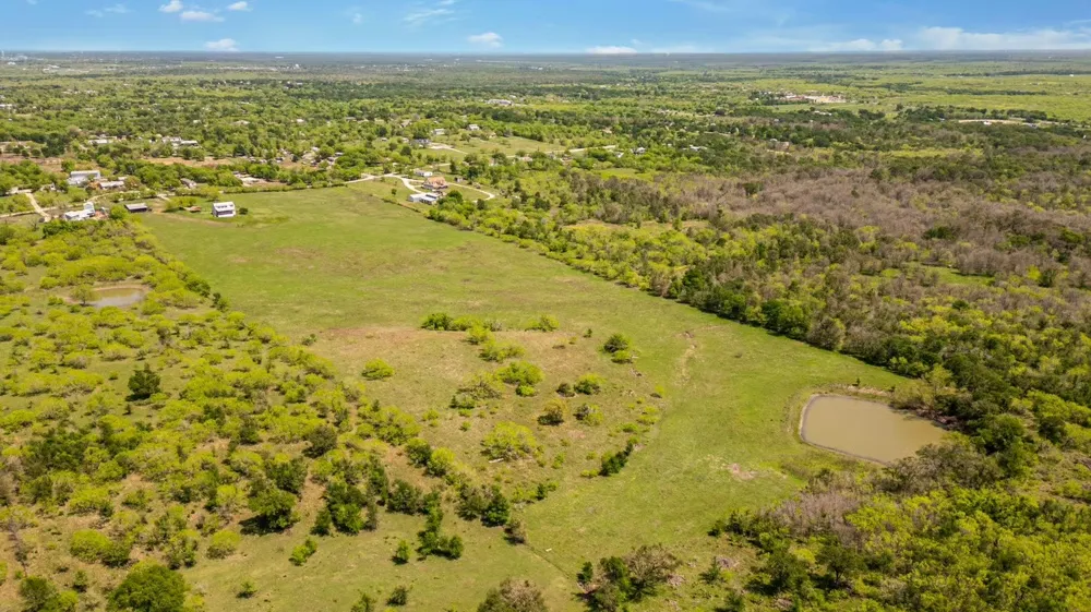 13484 Avis Road Dale, TX 78616
