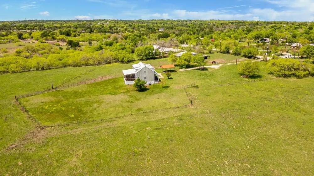 13484 Avis Road Dale, TX 78616