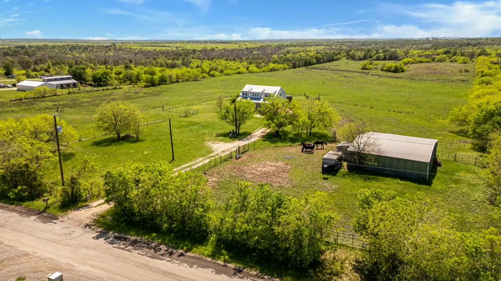 13484 Avis Road Dale, TX 78616