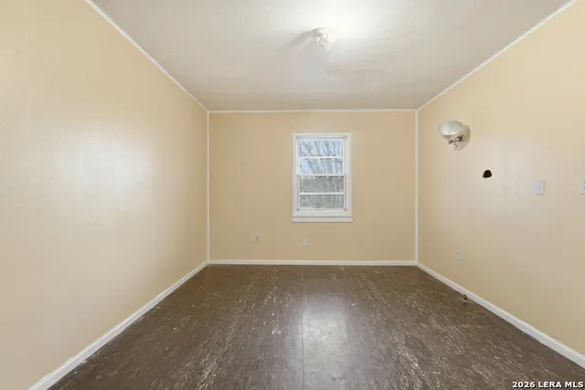 500 texas Nixon, TX 78140