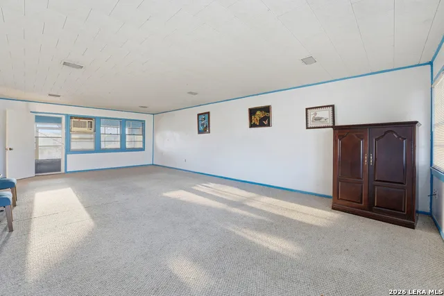 500 texas Nixon, TX 78140
