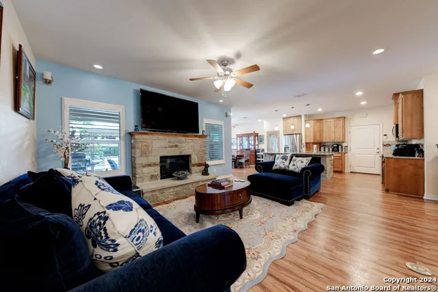 861 Rutherford Fischer, TX 78623