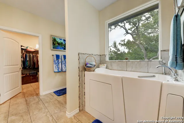 861 Rutherford Fischer, TX 78623
