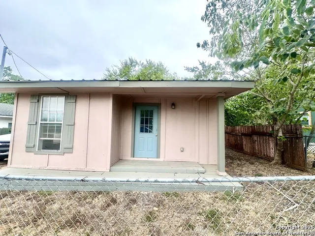 104 S 2nd ST Stockdale, TX 78160