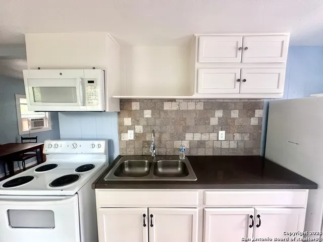 104 S 2nd ST Stockdale, TX 78160