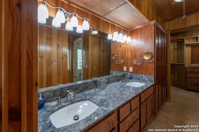 319 Bent River Concan, TX 78838