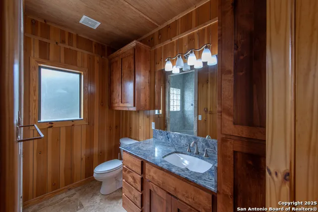 319 Bent River Concan, TX 78838