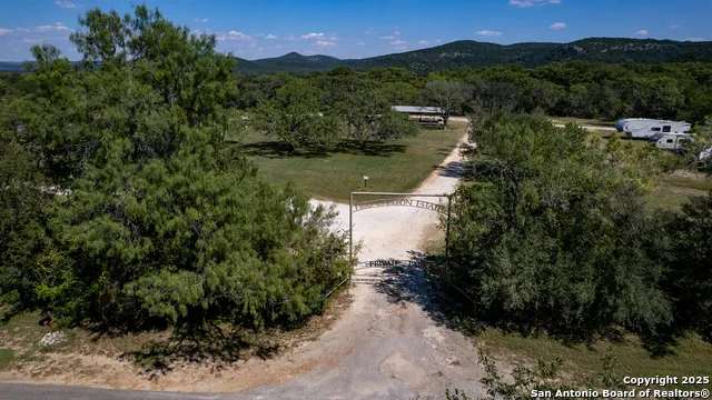 319 Bent River Concan, TX 78838