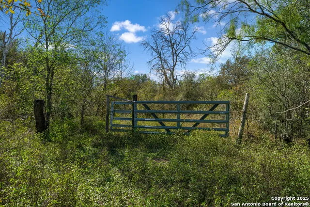 14350 Interstate 35 Von Ormy, TX 78073