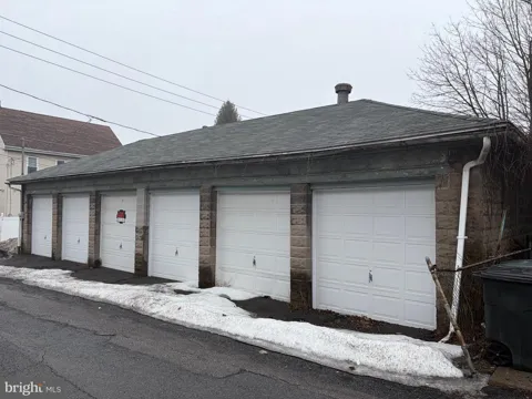 116 LAUREL STREET