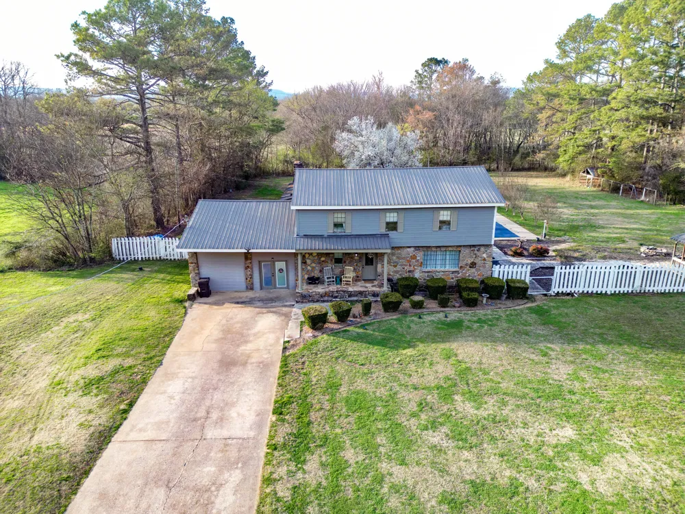 4667 County Road 91 Stevenson, AL 35772