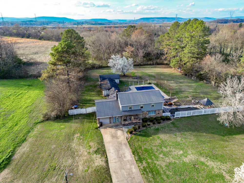 4667 County Road 91 Stevenson, AL 35772