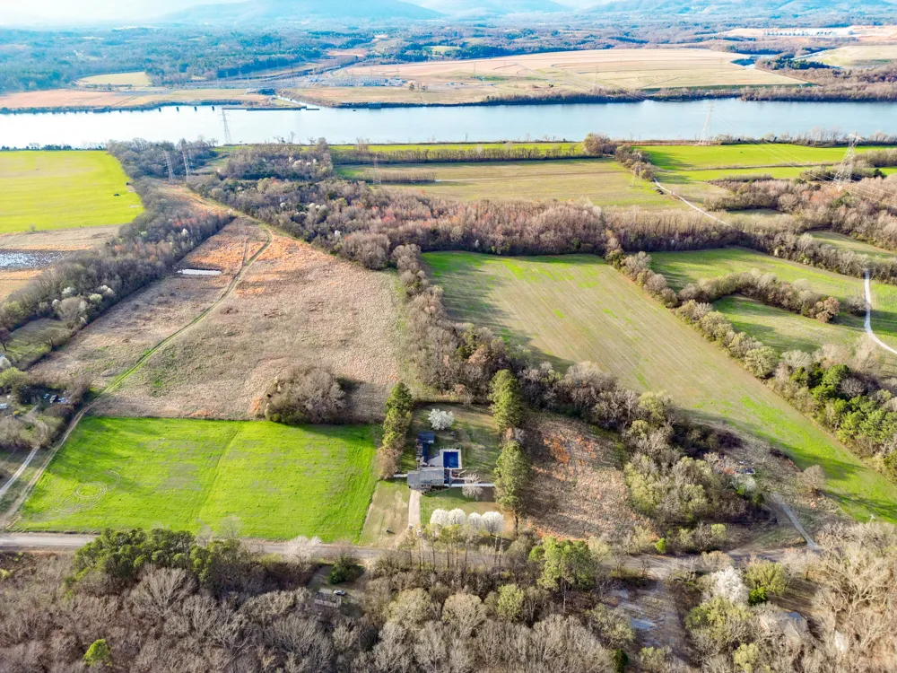 4667 County Road 91 Stevenson, AL 35772