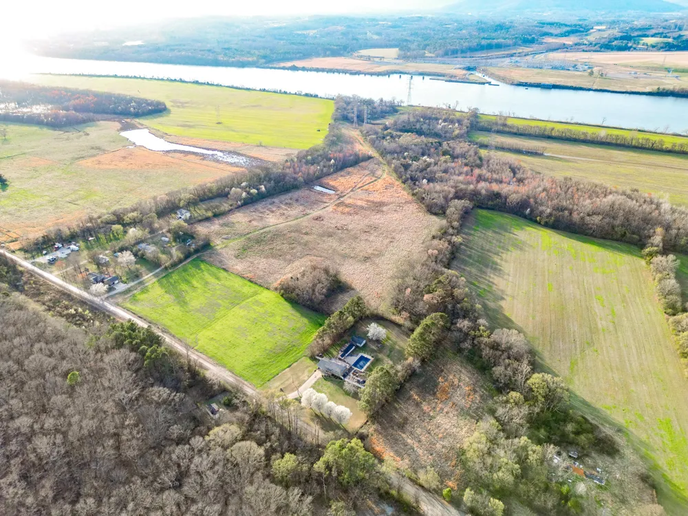 4667 County Road 91 Stevenson, AL 35772