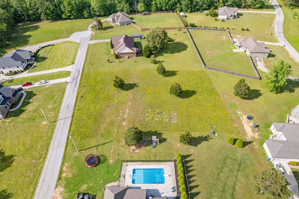 594 Double Eagle Dr Summertown, TN 38483