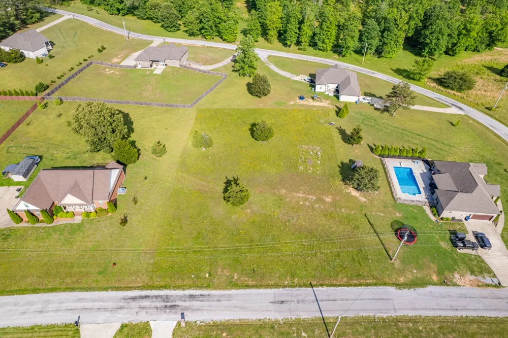 594 Double Eagle Dr Summertown, TN 38483