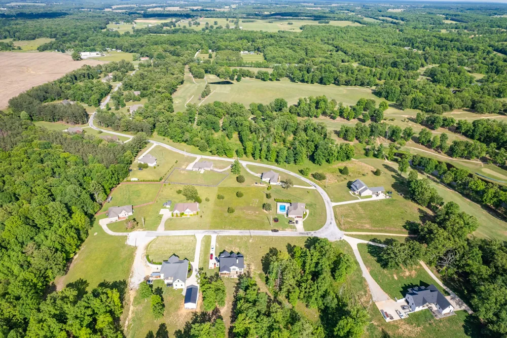 594 Double Eagle Dr Summertown, TN 38483