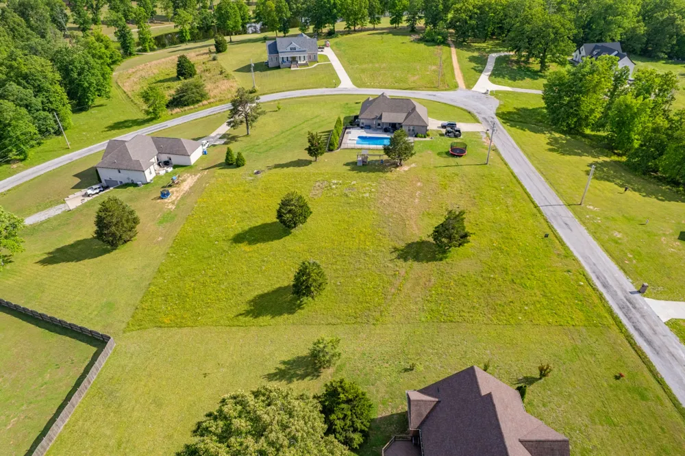 594 Double Eagle Dr Summertown, TN 38483