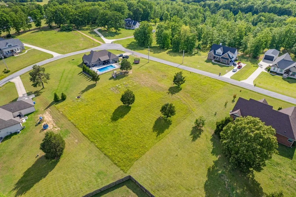 594 Double Eagle Dr Summertown, TN 38483