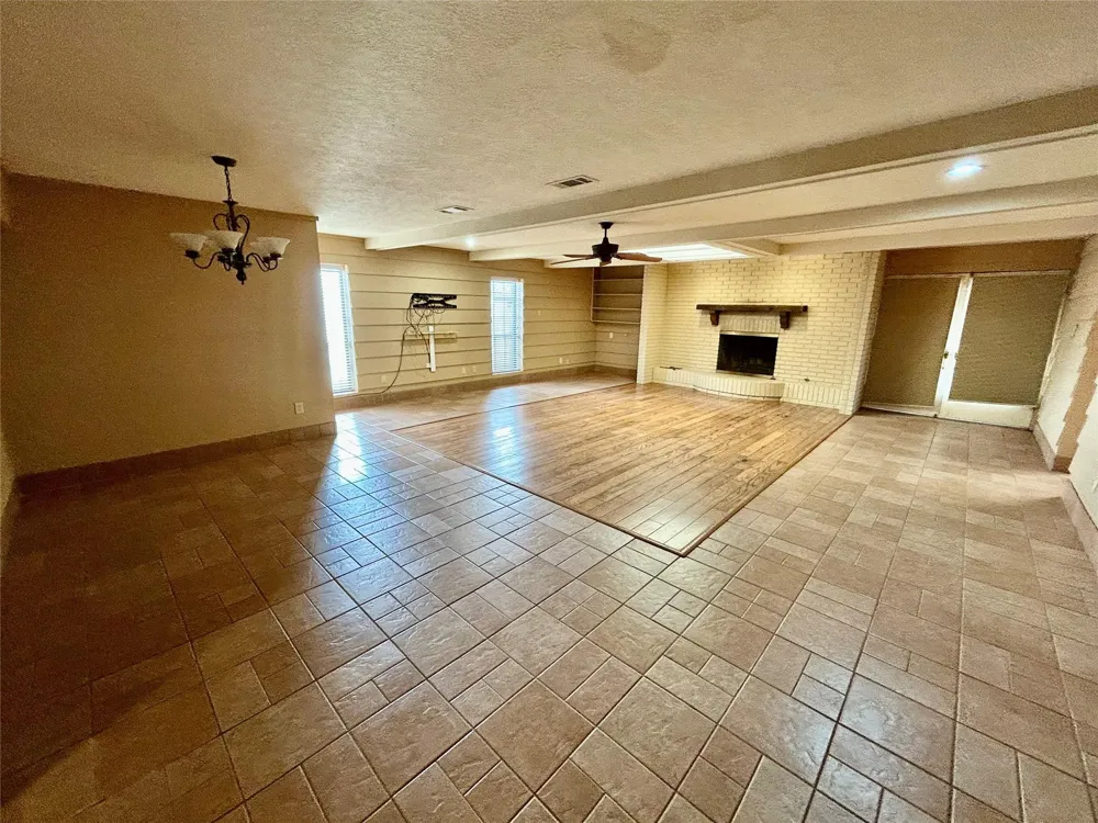 3308 Avenue B Nederland, TX 77627