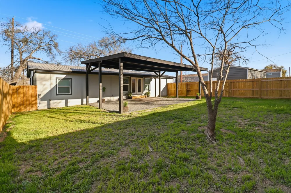 728 Driftwood Lane Cottonwood Shores, TX 78657