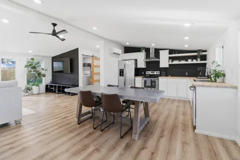 728 Driftwood Lane