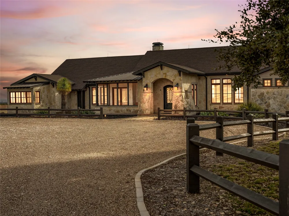 1231 PR 21 Glen Rose, TX 76690