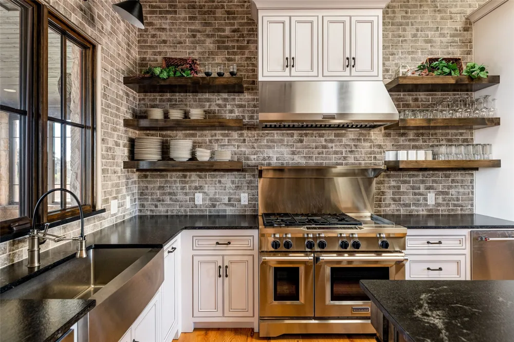 1231 PR 21 Glen Rose, TX 76690