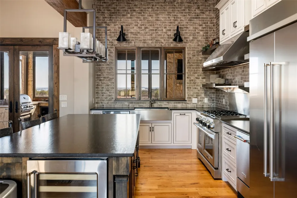 1231 PR 21 Glen Rose, TX 76690