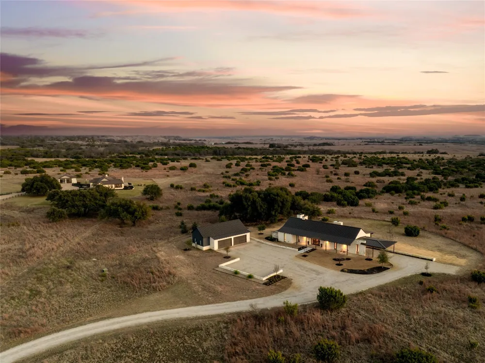 1231 PR 21 Glen Rose, TX 76690