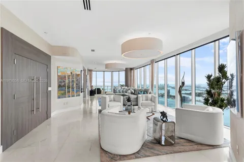 2020 Bayshore Dr #PH 4702