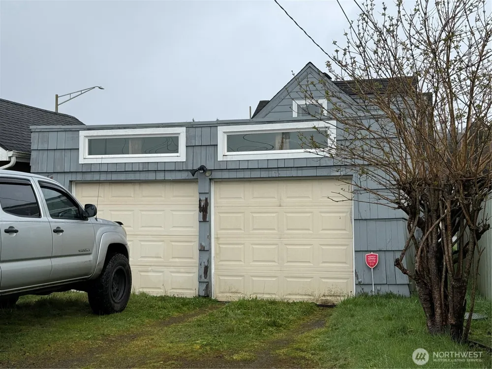 1907 Simpson Avenue Aberdeen, WA 98520