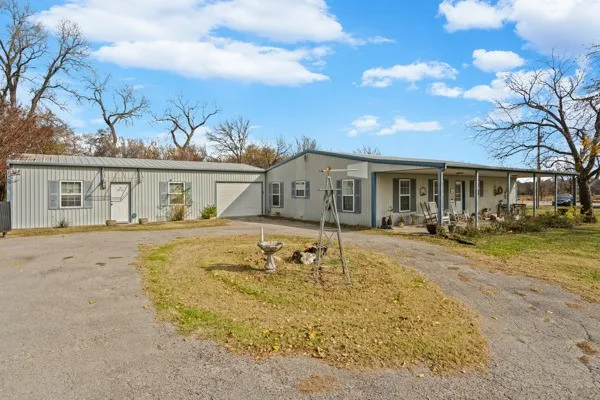 4861 E Highway 199 Reno, TX 76082
