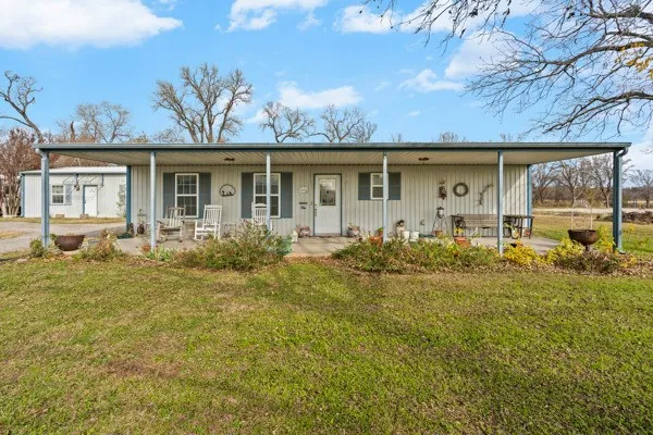 4861 E Highway 199 Reno, TX 76082