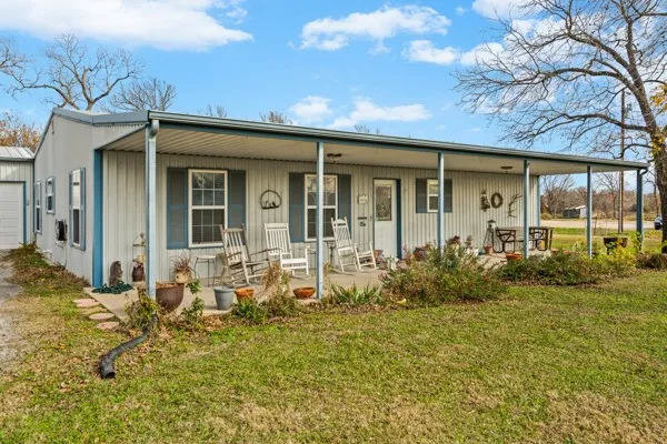 4861 E Highway 199 Reno, TX 76082
