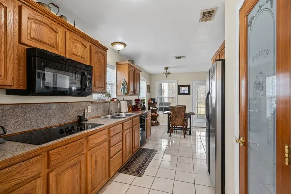 4861 E Highway 199 Reno, TX 76082