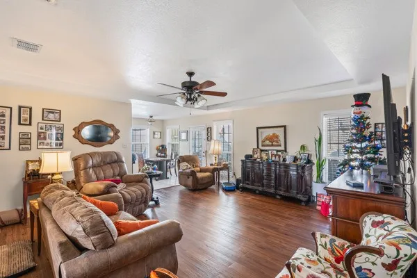 4861 E Highway 199 Reno, TX 76082