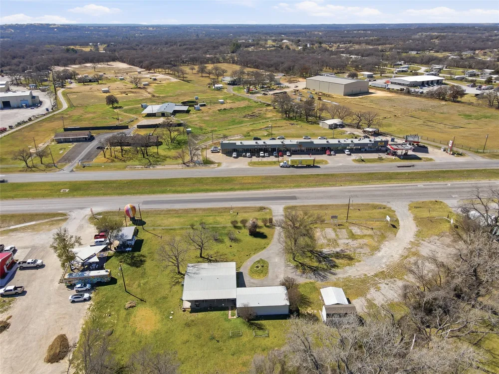 4861 E Highway 199 Reno, TX 76082