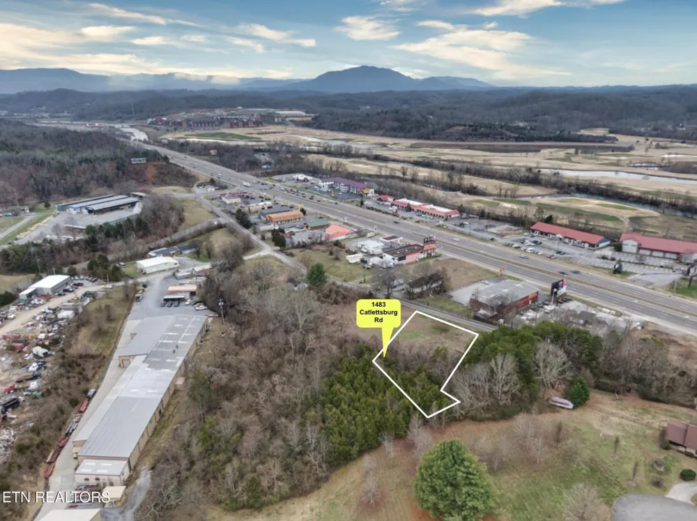 1483 Catlettsburg Rd Sevierville, TN 37876